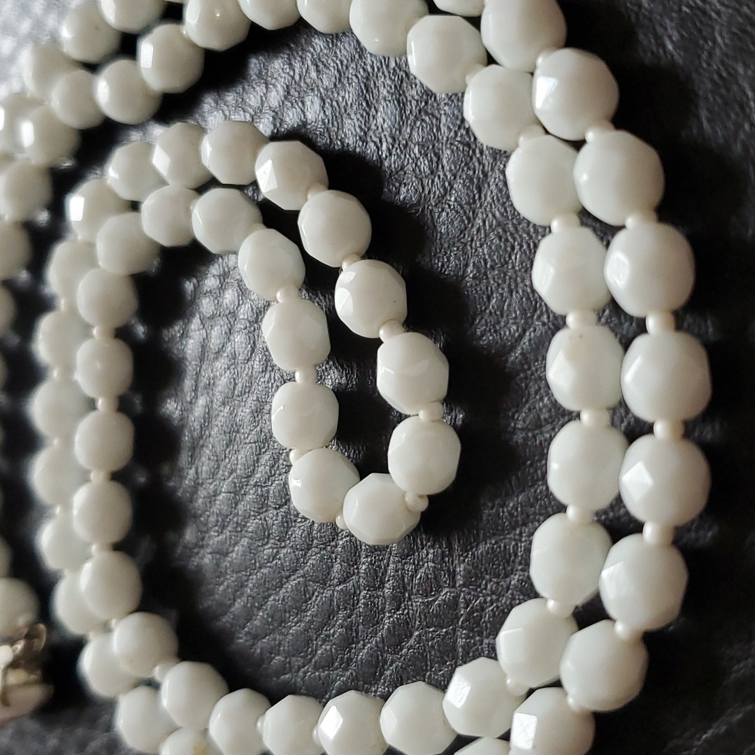 Vtg Glass Bead Necklace